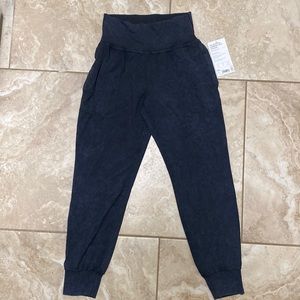 Athleta, Salutation Garnet Dye Jogger, Size XSP, black